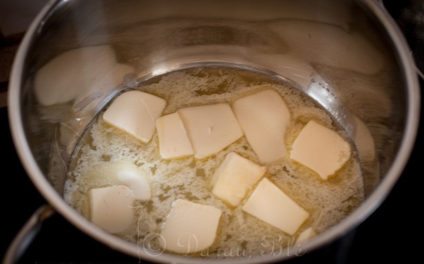 Višisuazo (vichyssoise) sriubai puode tirpdomas sviestas  | Receptai | Darau, blė